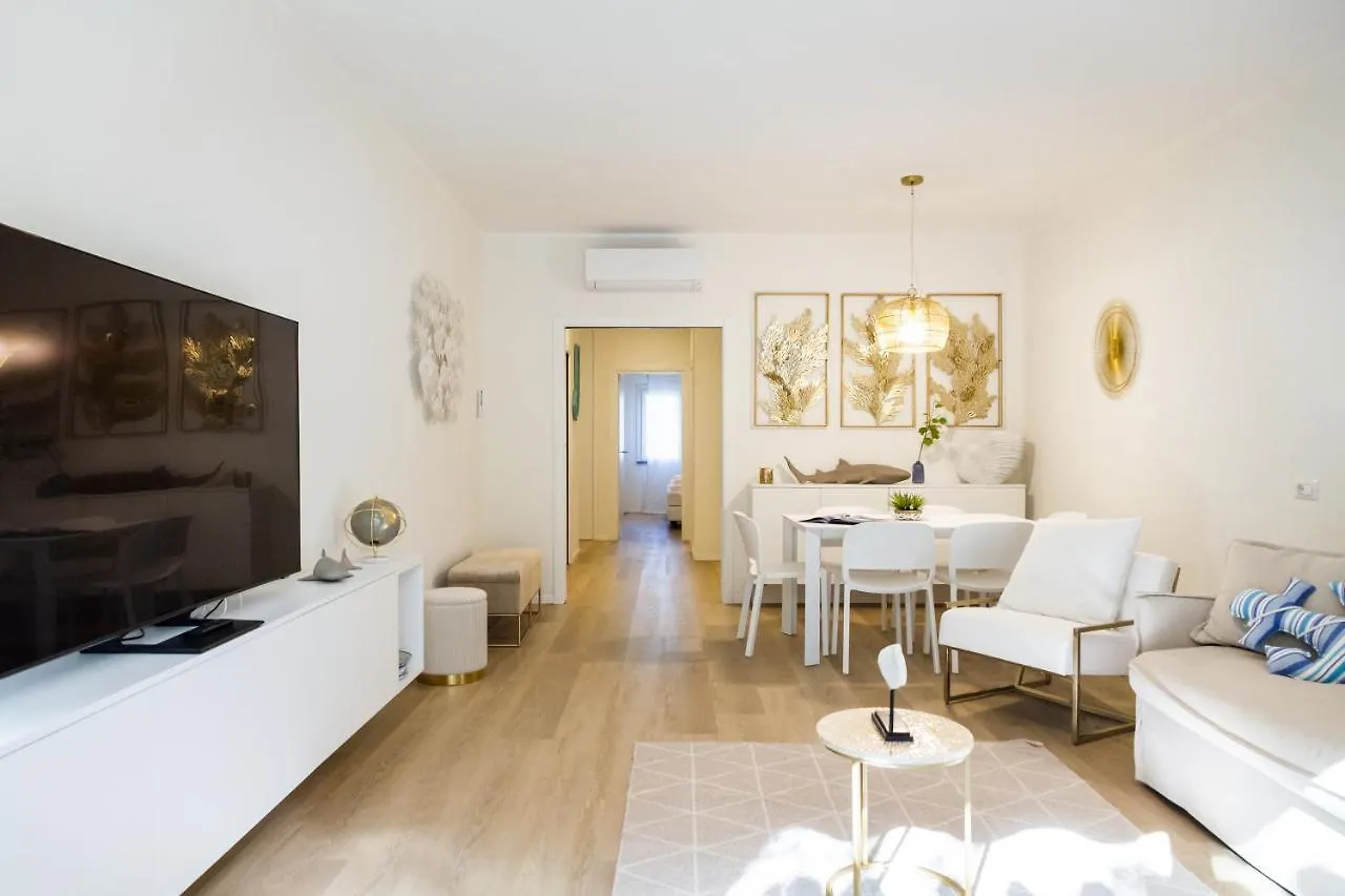 Italyescapes La Piazzetta Apartment Punta Ala Italy